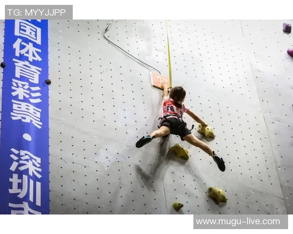 成都攀岩队与深圳攀岩队赛后复盘分析两队的竞技节奏与表现对比